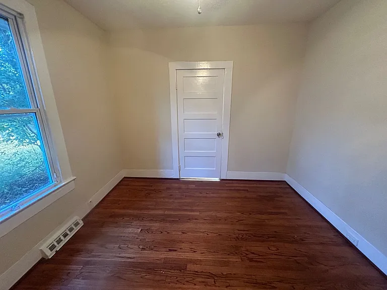 1506 Charlton St — Photo 25