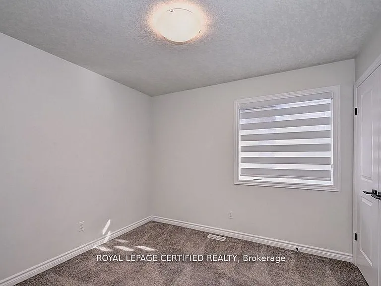 54 Pondcliffe Dr — Photo 12