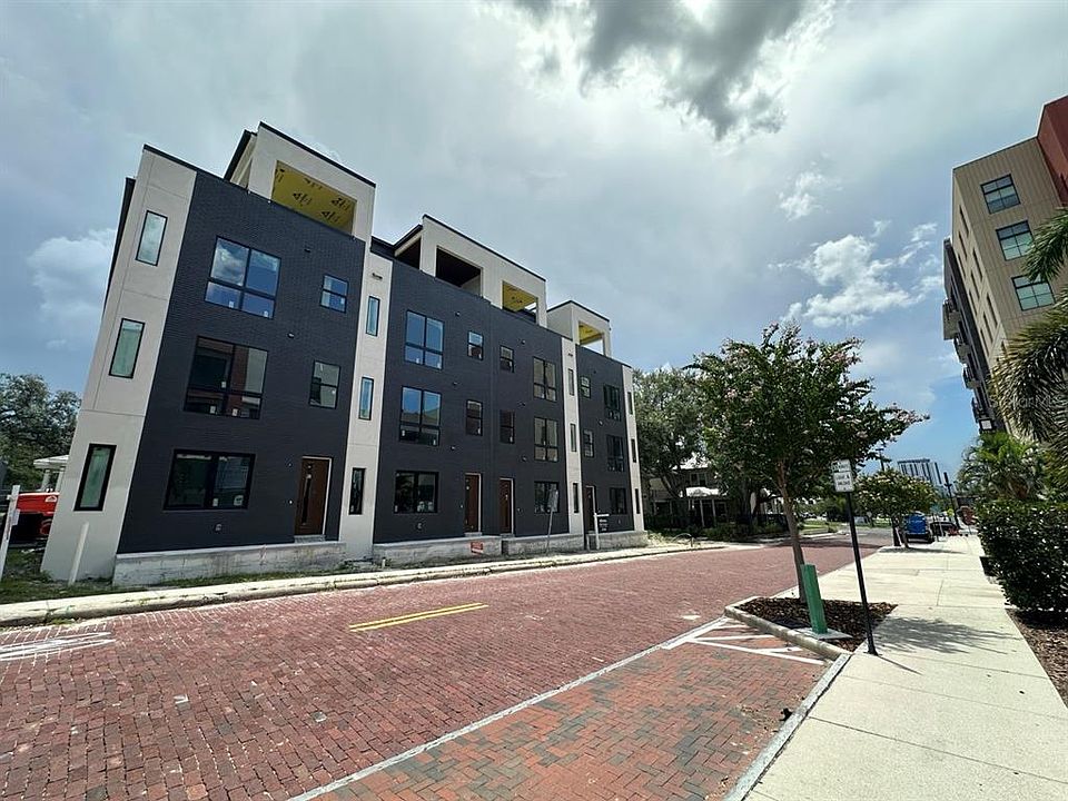 1st image of 2117 N OLA AVENUE #3