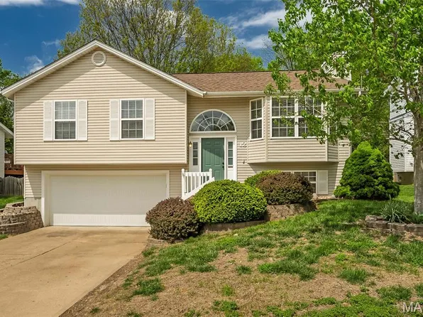 12 Red Cedar Ct, Saint Charles, MO 63303