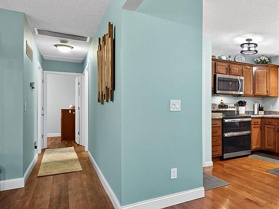 5th image of 822 Haversham Dr