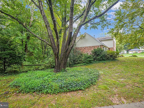 5th image of 4907 Althea Dr