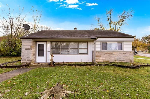 321 Onarga St Photo 1