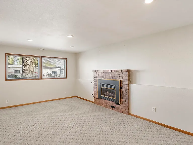 3208 E 14th Ave — Photo 17