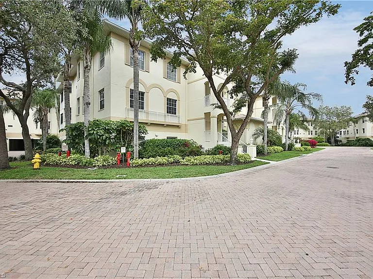 837 Sailaway Ln #202 — Photo 14