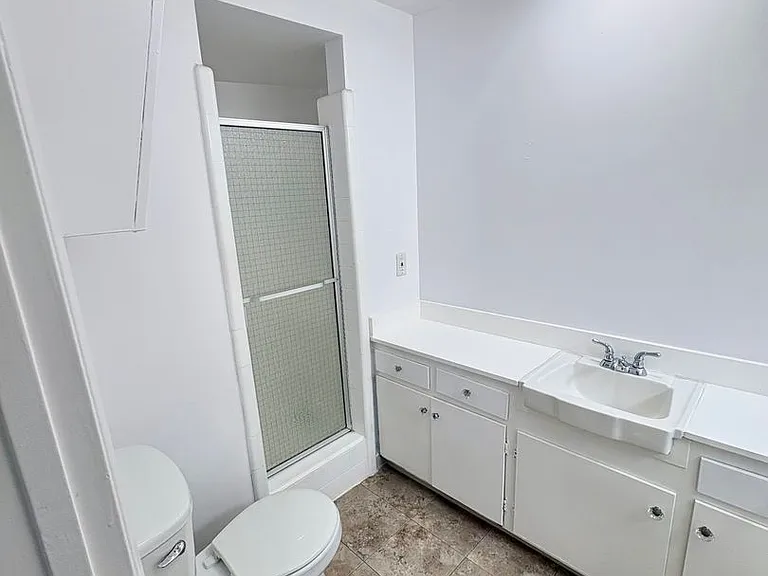 Peerless Apartments — Photo 20