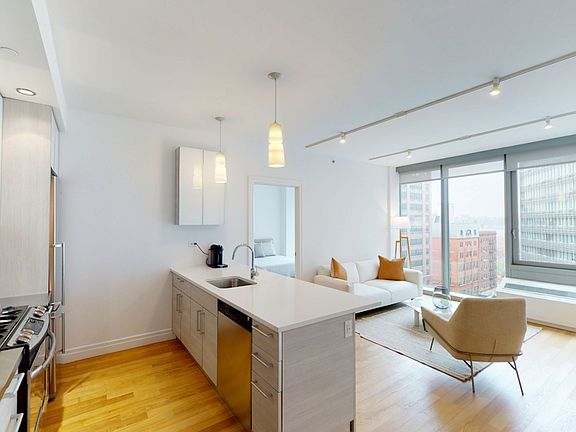 3rd image of 550 W 54th St APT 604