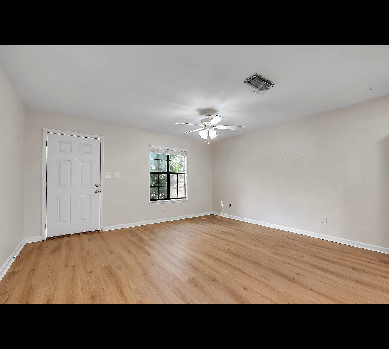 2 bed, 1067 sqft, $1,450 — Photo 3