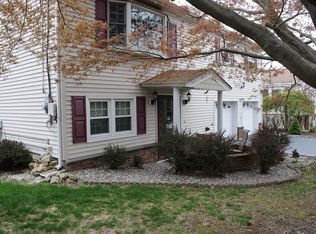 15 Lakeland Ave, Mohegan Lake, NY 10547