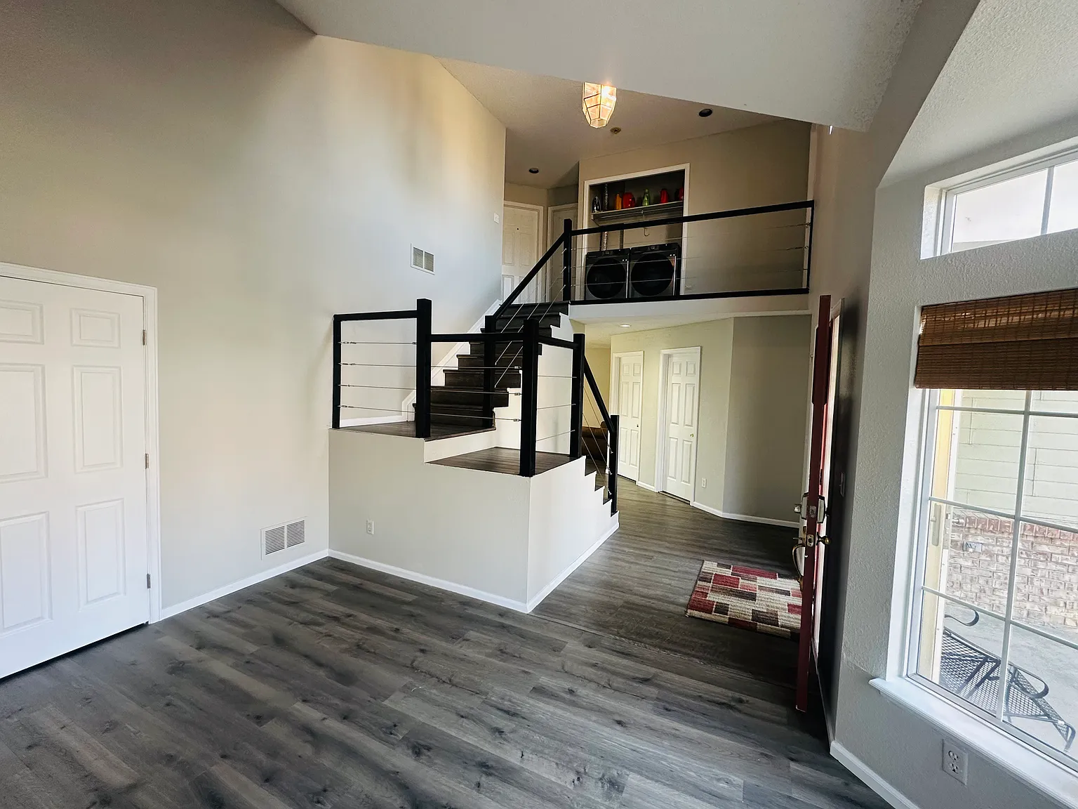 3 bed, 2741 sqft, $900 — Photo 2