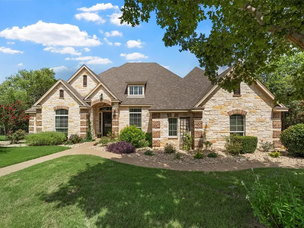 1195 Autumn Oaks Cir, China Spring, TX 76633