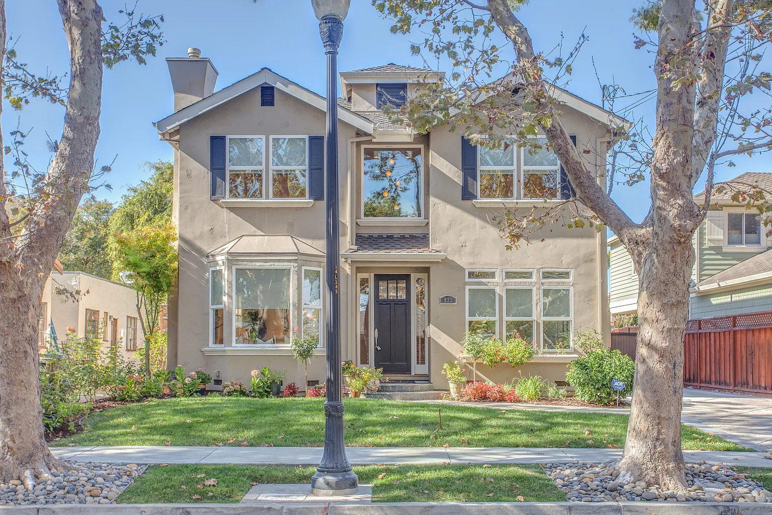 823 Willow Glen Way photo 1