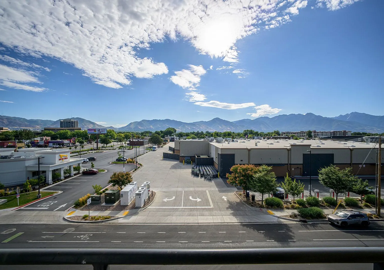 3 Bed / 2 Bath Condo for Rent in Salt Lake City, UT $2,100 — Photo 2