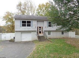 404 Lyndale St, Phillipsburg, NJ 08865