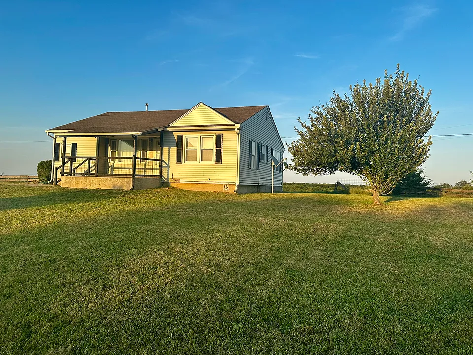 1452 E 250th Rd