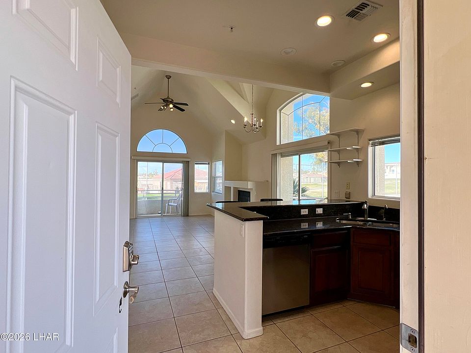1st image of 420 Acoma Blvd S #12