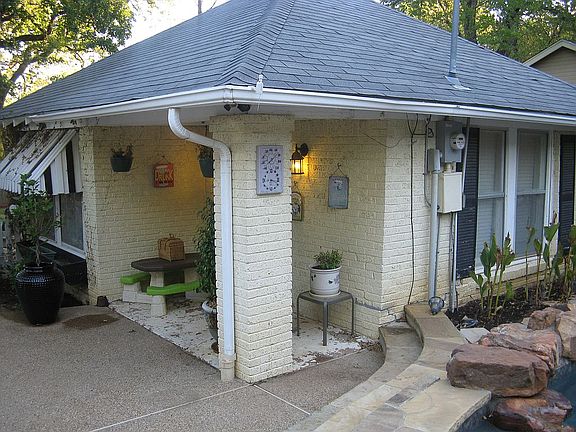 Pool House