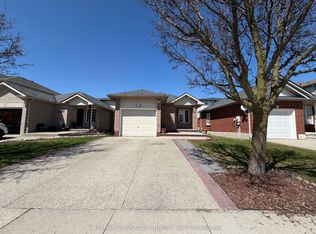 125 Hawkins Dr, Cambridge, ON N1T 1Z8