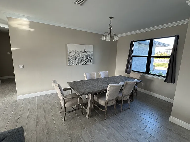 1104 NW 42nd Pl — Photo 5