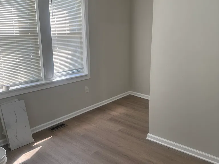 403 Pleasant St E #2 — Photo 2