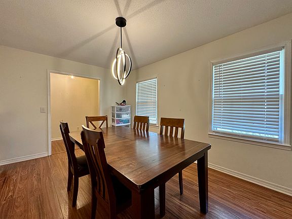 5th image of 127 New Castle Dr