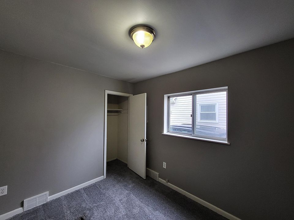 20304 E Eight Mile Rd, photo 5