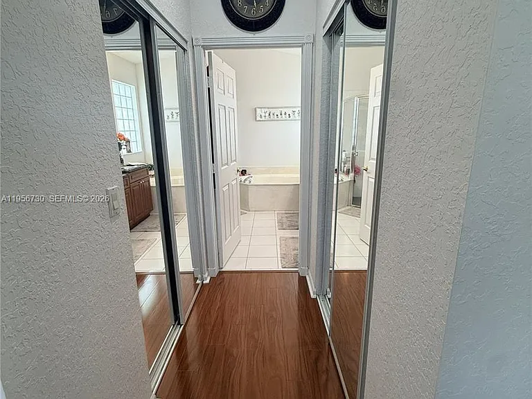 10390 Utopia Cir E — Photo 20