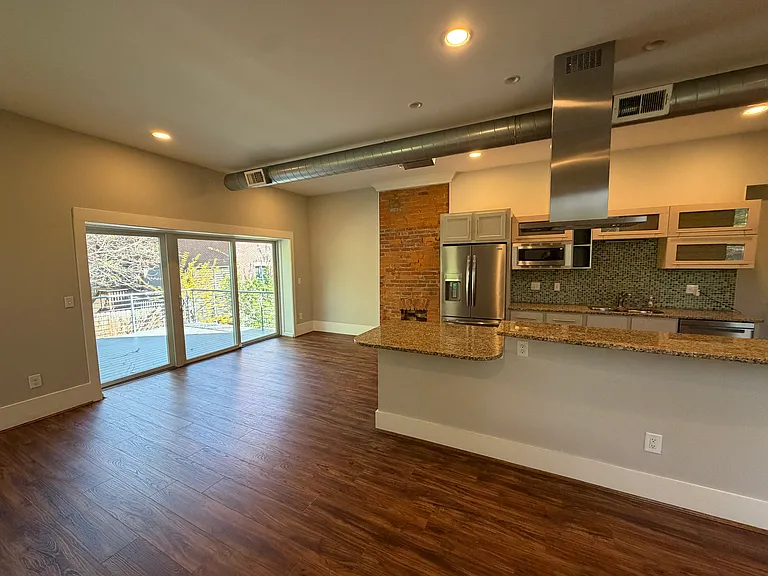 1324 Pendleton St — Photo 18