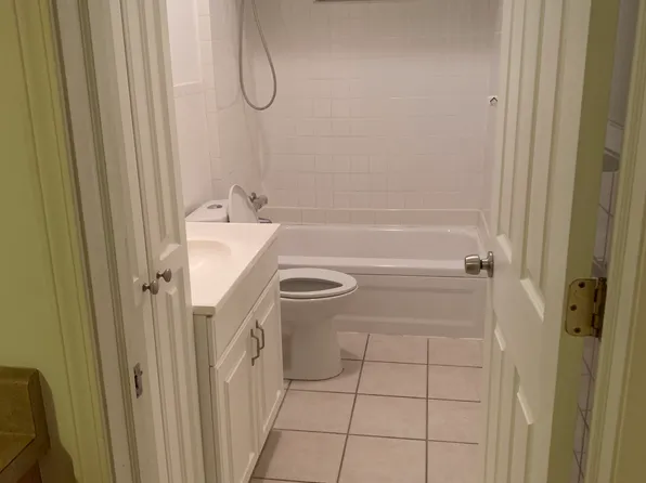 3331 Comstock St #2, Hamtramck, MI 48212