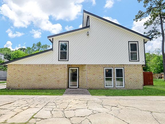 2nd image of 17823 S Cypress Villas Dr