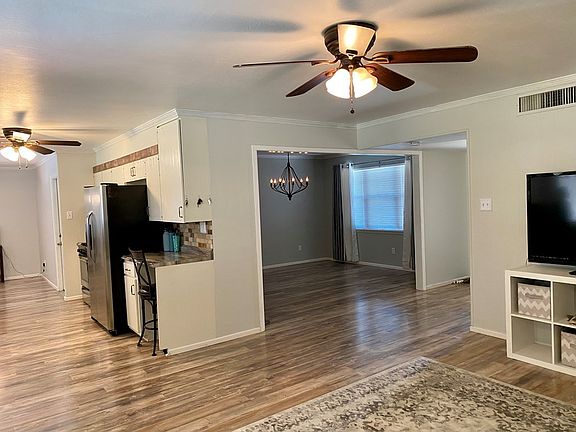 4th image of 3838 Kenwood Dr