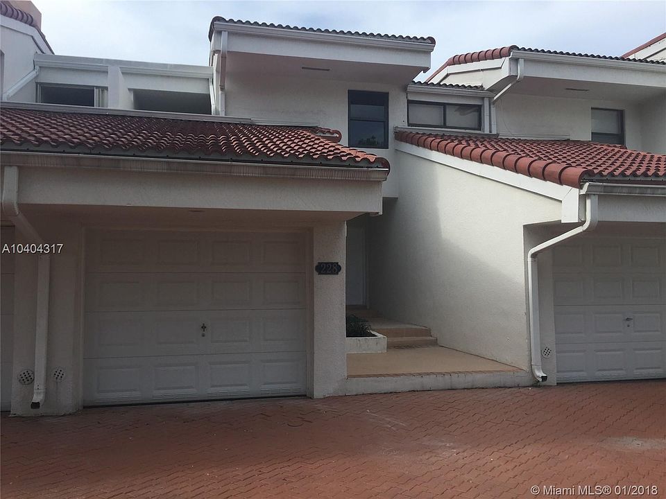 1st image of 288 Poinciana Dr