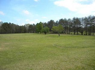 909 Carpenter Rd, Deatsville, AL 36022