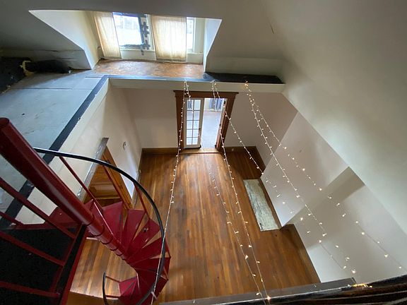 3rd image of 818 Park St