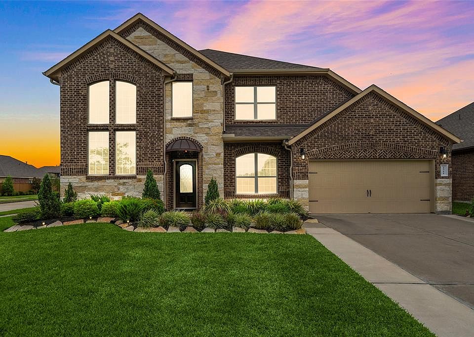 1st image of 2711 La Spezia Ln