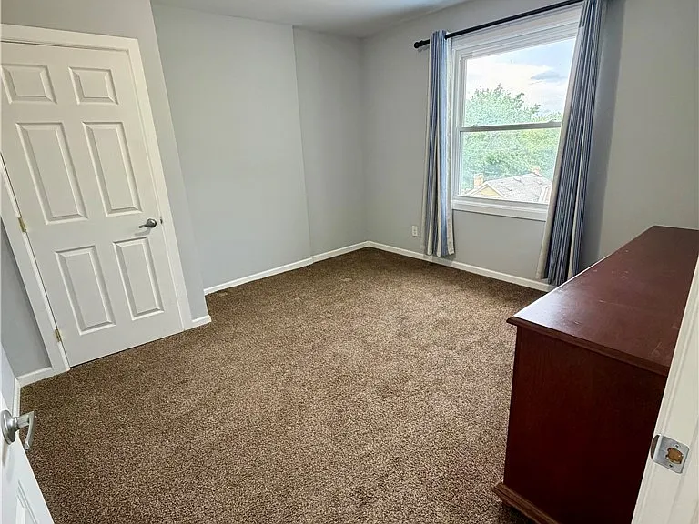 1636 Dagmar Ave — Photo 9