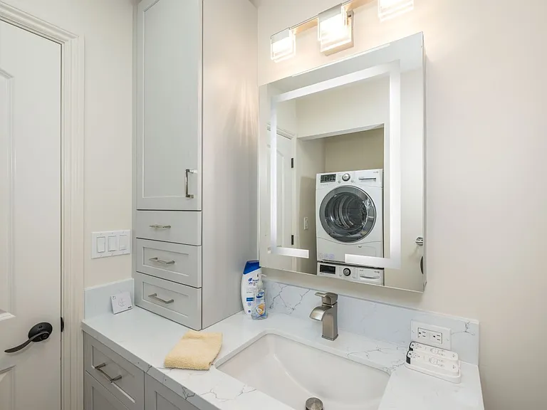 1009 S Norfolk St — Photo 15