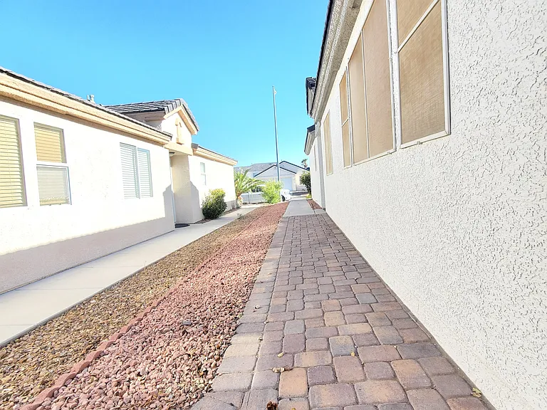 8378 Cool Creek Ave — Photo 13