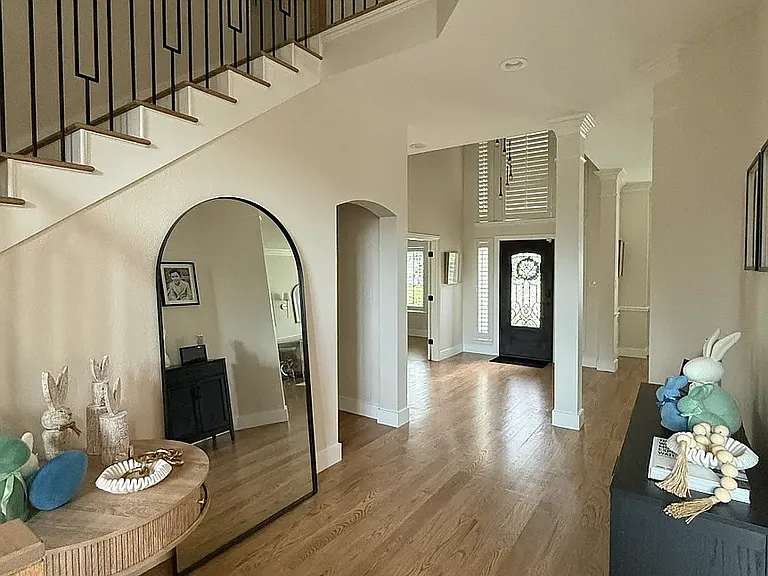 5315 Cree Dr — Photo 1