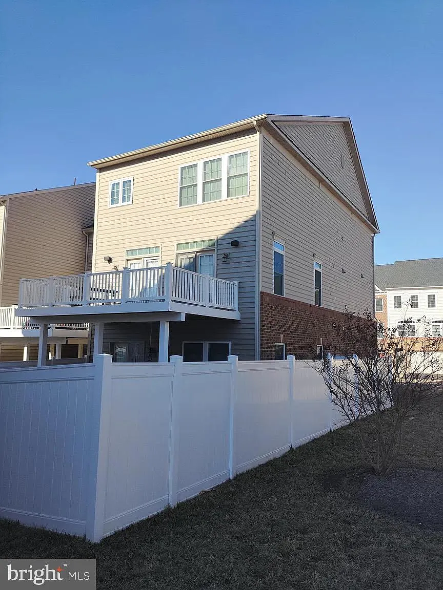 4 bed, 3.5 bath, 3201 sqft, $3,795 — Photo 3