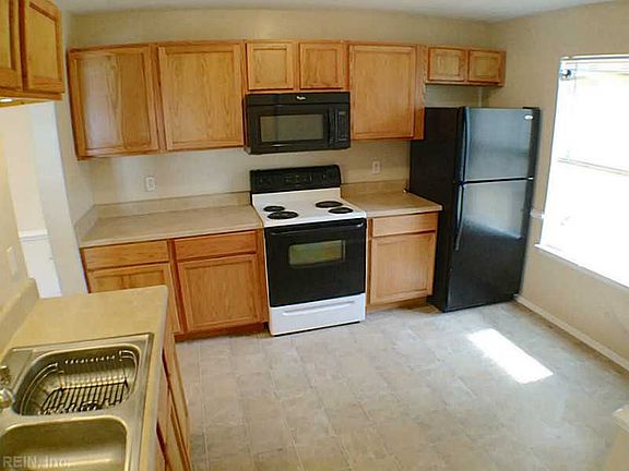 2nd image of 2112 Retreat Ct