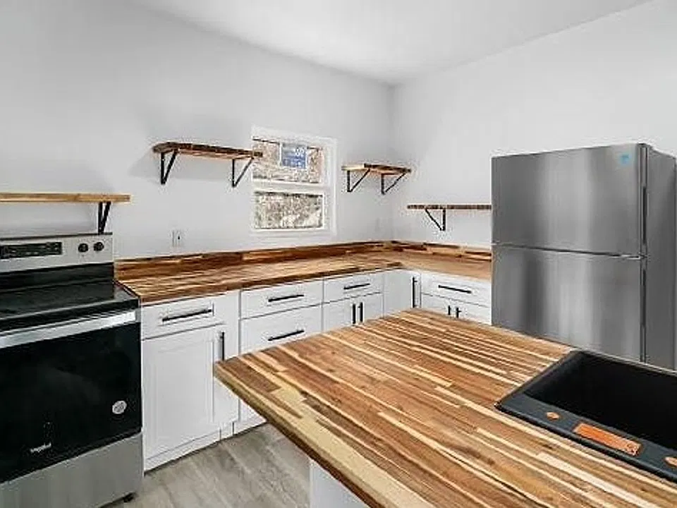 228 E 16th Ave