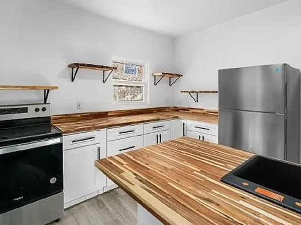 228 E 16th Ave, Homestead, PA 15120