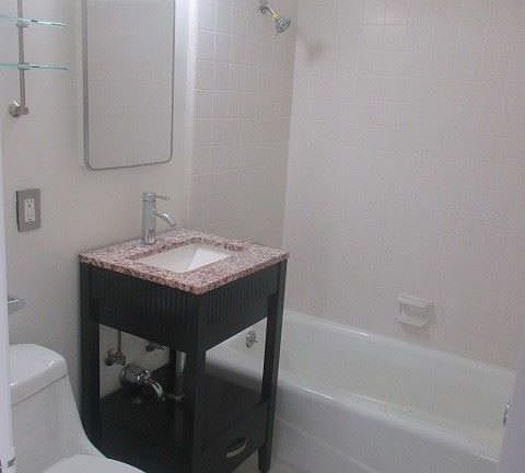 5th image of 748 N Hudson Ave #8250693