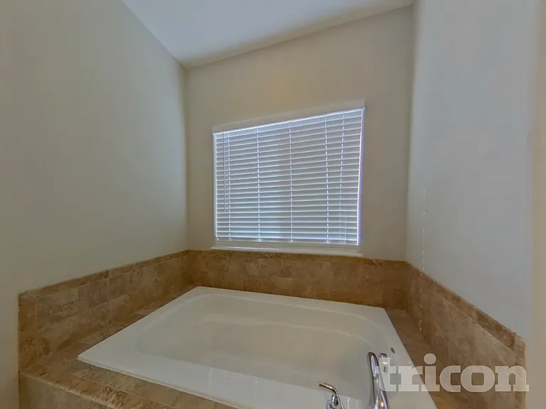 7415 Pimlico Dr — Photo 9