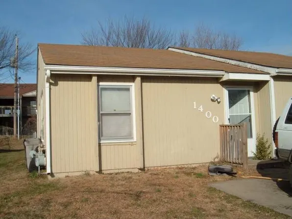 1400 E 25th Ter, Lawrence, KS 66046