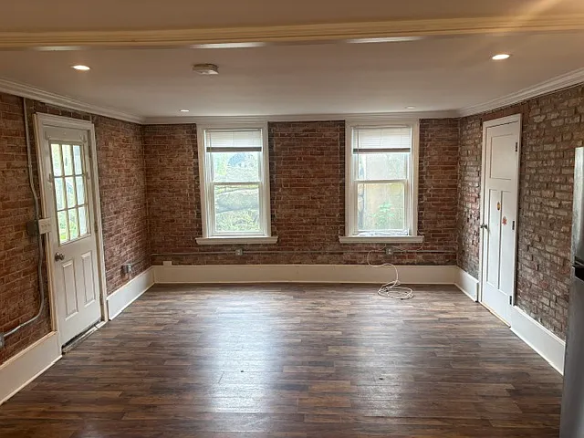 2 bed, 750 sqft, $1,950 — Photo 2