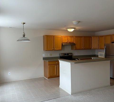 2nd image of 2784 Barclay Way