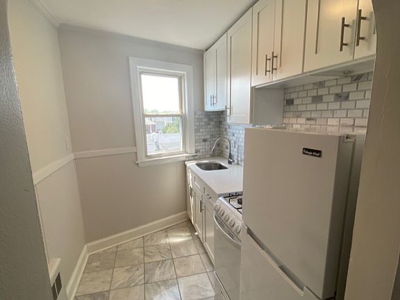 3rd image of 90 Winthrop Shore Dr #14-C