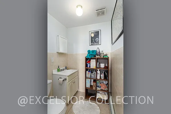 Rented by The Excelsior Collection LTD | media 25